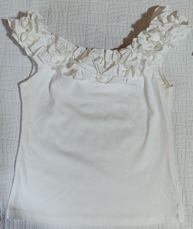Camiseta blanca fruncida