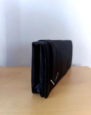 Cartera negra vintage con tachuelas – Bolsos Casal