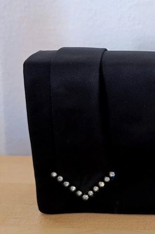 Cartera negra vintage con tachuelas – Bolsos Casal