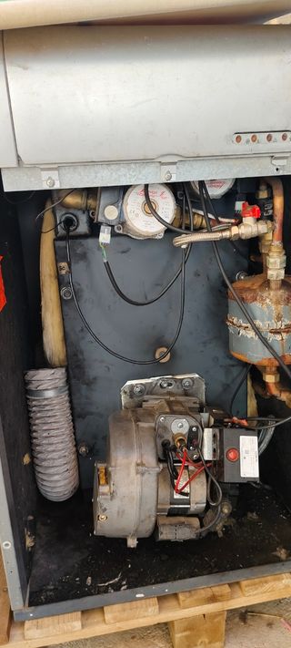 Caldera gasoil domusa + Tanque combustible 700L
