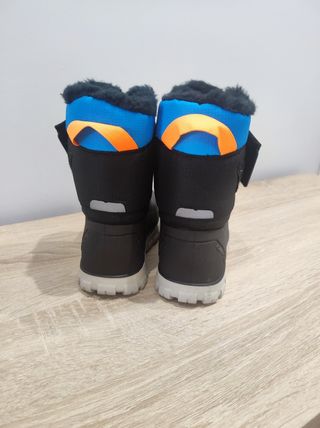 Botas nieve Quechua  impermeables talla 29.
