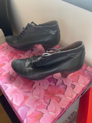 Zapatos de tacón negros