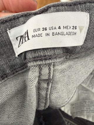 Pantalón pitillo Zara gris nuevo sin etiqueta 