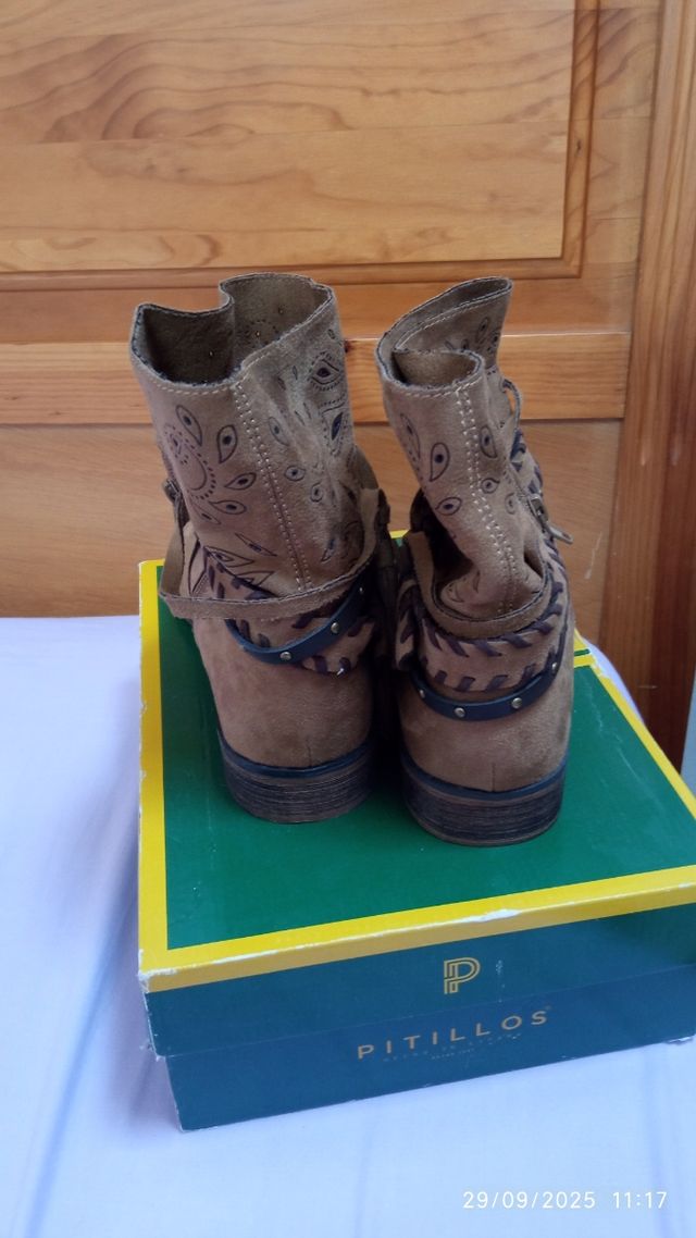 Botines de ante  beige/marrón