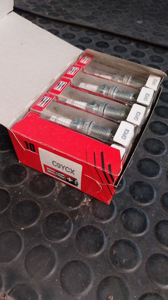 Bujías Bosch W7DC ChampionC9YCX,C7YCX,   NGK.