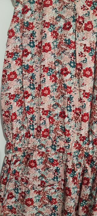 Mono floral con volantes