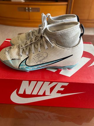 Botas de fútbol Nike Mercurial niño número  32
