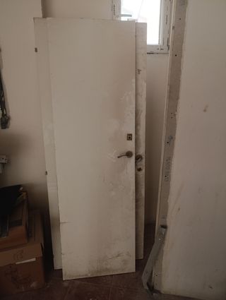 Puerta interior de madera