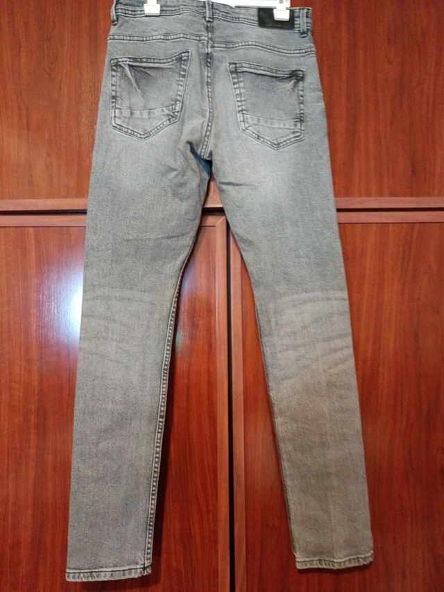 Pantalones Pullbear de chica talla 36 en gris