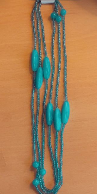 Collar de cuentas turquesa y ovaladas