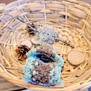 Porta coltellino macramè per funghi