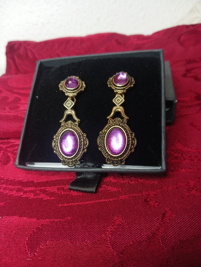 Pendientes Regionales Morados y Dorados