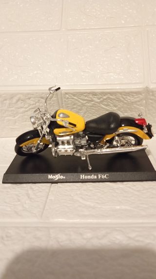 Maisto Honda F6C Moto a Escala
