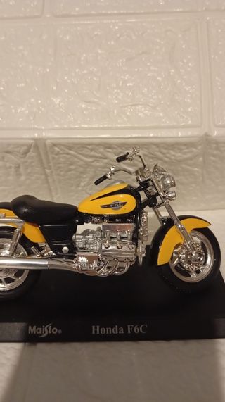 Maisto Honda F6C Moto a Escala