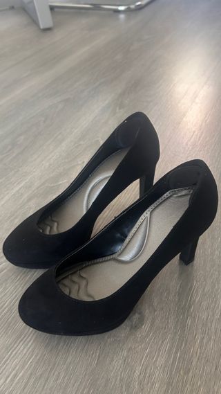 Tacones negros