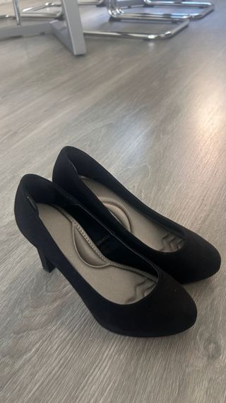 Tacones negros