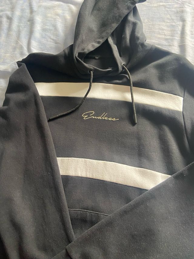 Sudadera negra con logo Endless