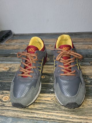 Zapatillas Asics Gel Gris y Rojo