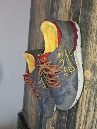 Zapatillas Asics Gel Gris y Rojo