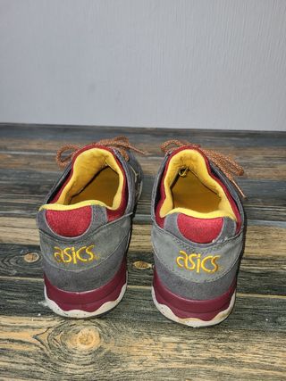 Zapatillas Asics Gel Gris y Rojo