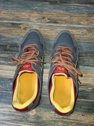Zapatillas Asics Gel Gris y Rojo