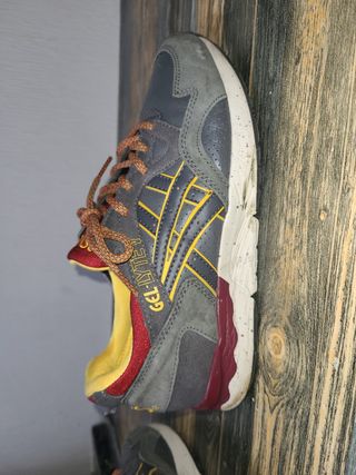 Zapatillas Asics Gel Gris y Rojo