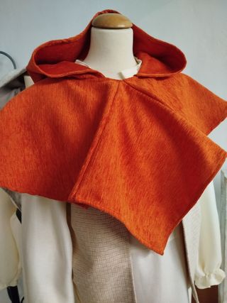 Capucha medieval naranja