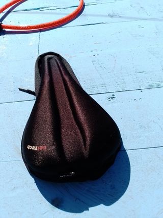 Cesta, Casco, Funda Sillín y Candado Bici