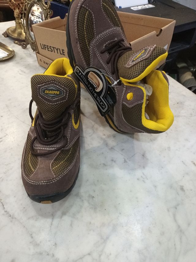 Botas Skechers Hombre Talla 39 Marrón/Amarillo