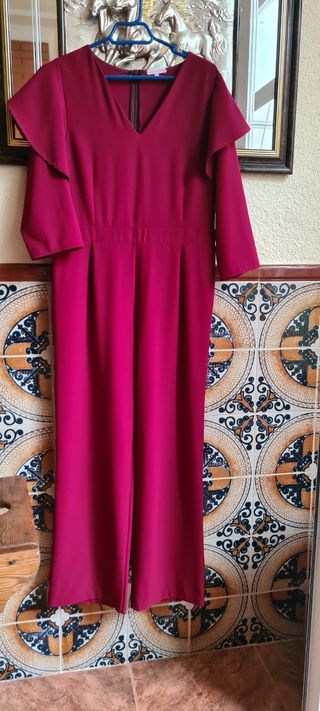 Mono mujer Granate. Elegante y  muy Cómodo.