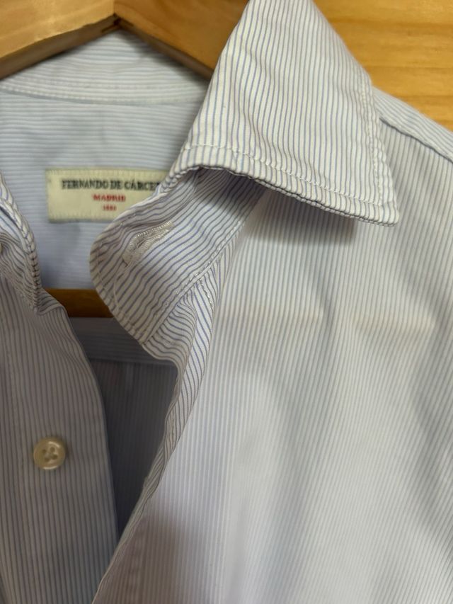 Camisa Fernando de Carcer blanca con  Rayas Azules