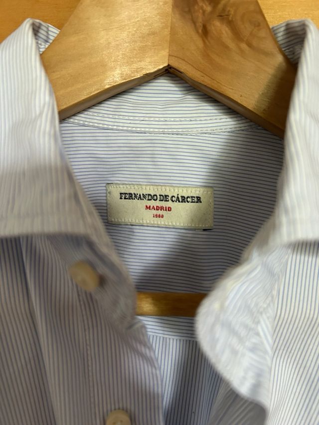 Camisa Fernando de Carcer blanca con  Rayas Azules