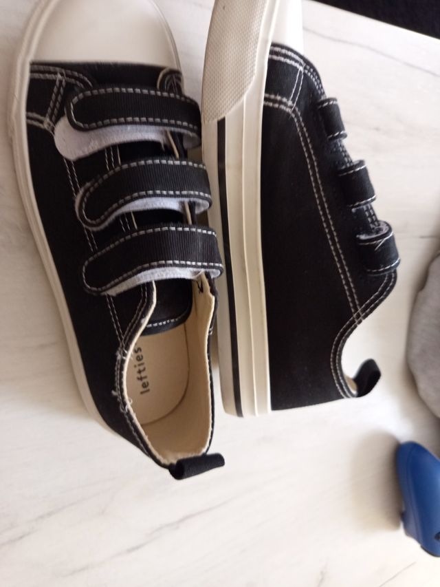 Zapatillas niño velcro talla 33