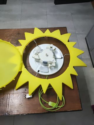 Lámpara Sol Infantil Ikea, con 3 bombillas E14.