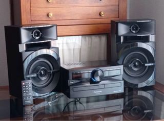 Minicadena Panasonic Negra y Plateada