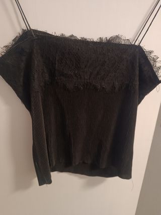 Top negro con encaje talla M