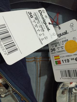 Chaqueta vaquera Desigual bordada Talla S