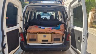 Peugeot Partner 2004 parcialmente camperizada