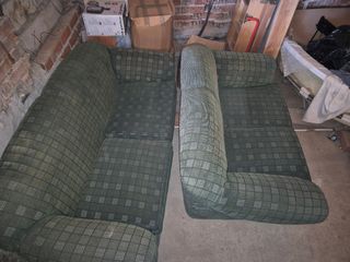 conjunto de 2 sofás de tela verde