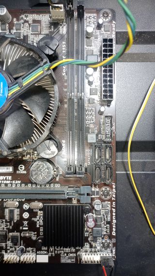 Placa Base Gigabyte H110M-S2H + Intel i3 7100