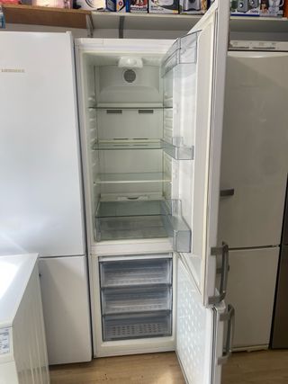 Nevera Beko con garantía y transporte