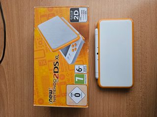 Nintendo 2DS XL Blanca y Naranja