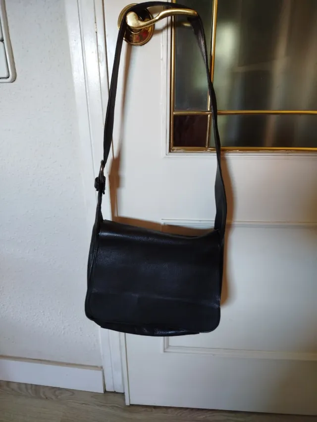 Bolso de piel negro para hombro
