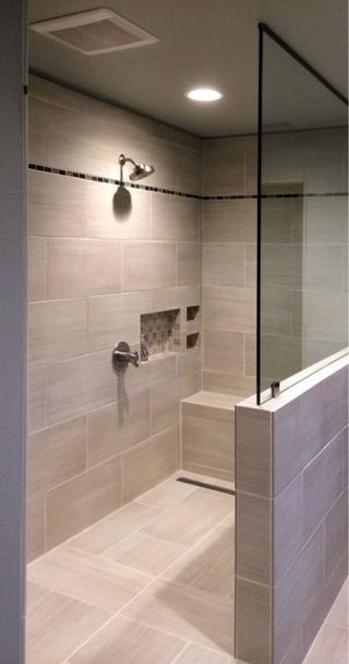 Baño completo moderno mármol y madera
