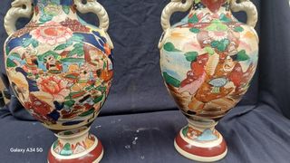 Coppia di vasi cinesi in ceramica decorati