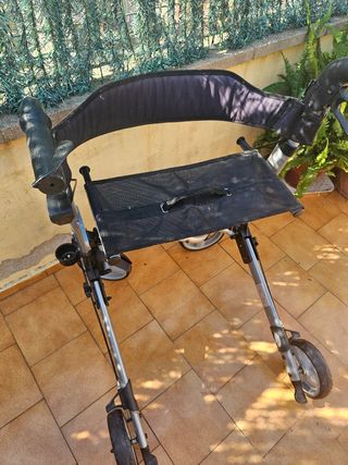 Andador Rollator 4 Ruedas Moka plegable frances