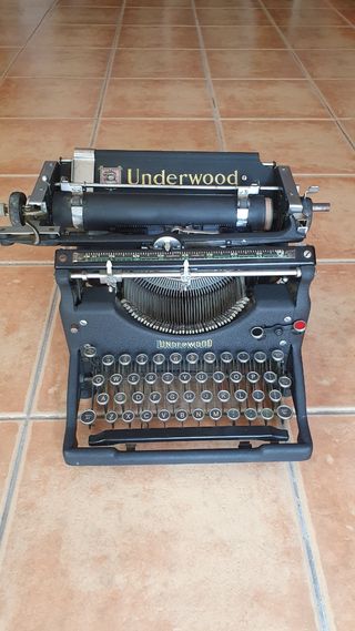 Máquina de escribir Underwood antigua
