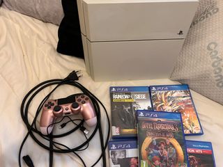 PS4 Blanca (500GB) con Mando Rosa y Juegos