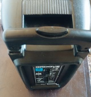 Grande Cassa con microfono e luci