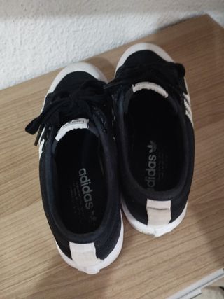 ADIDAS NIZZA MUJER 39⅓
PLATAFORMA